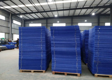 Eco Friendly Plastic Layer Pads On Pallets For Glass Bottles Transportation